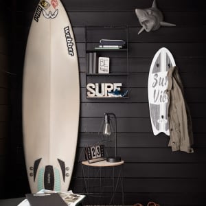 Planche de surf avec crochets