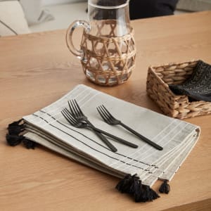 Set of 4 Fabric Placemats with Tassels